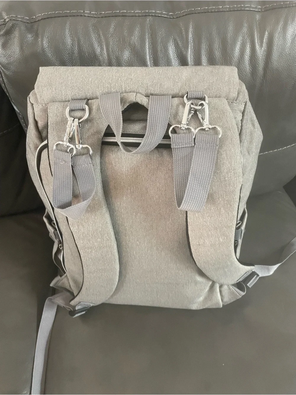 Grey diaper bag used only 7 months but great condition